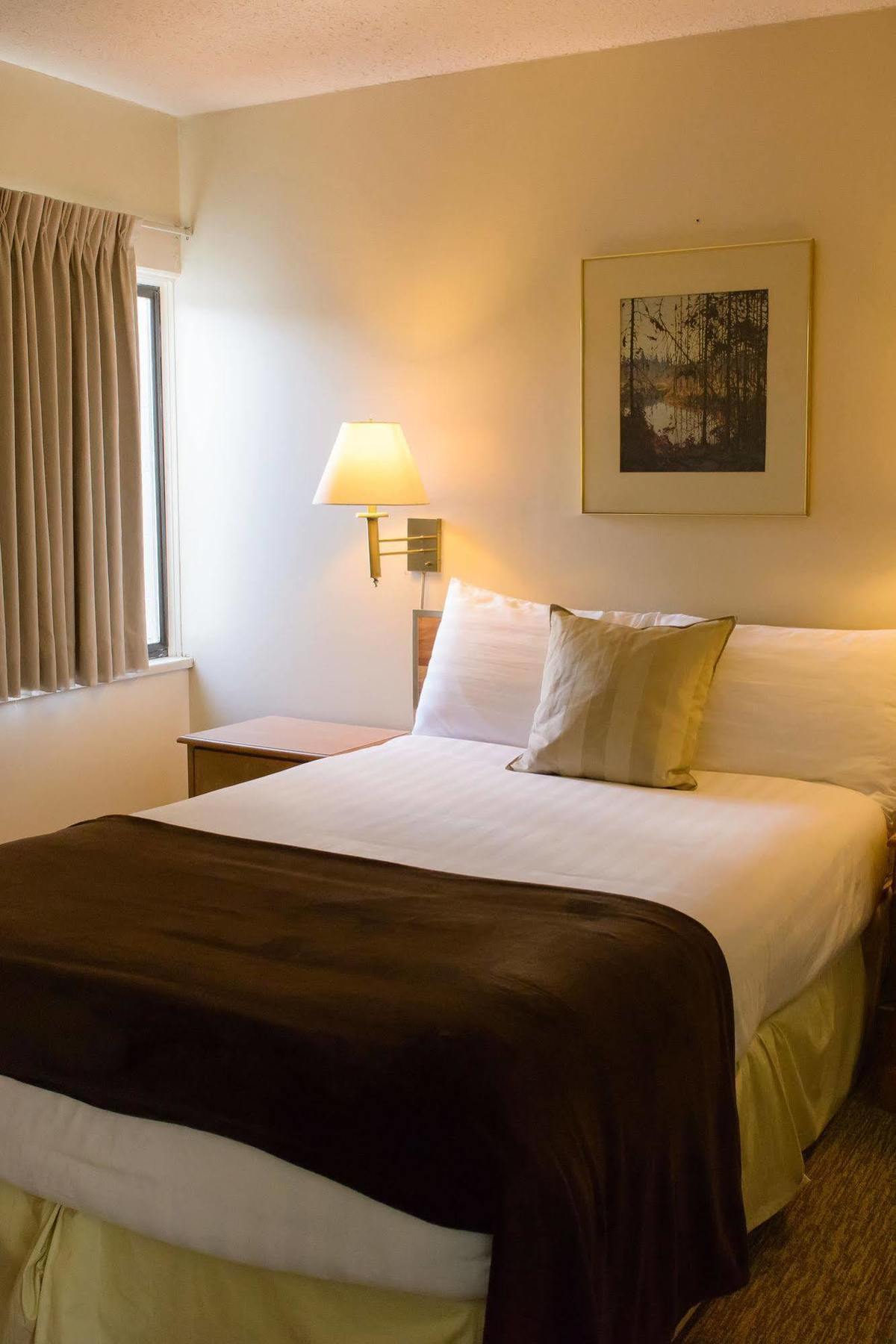 Driftwood Inn Sechelt Ngoại thất bức ảnh