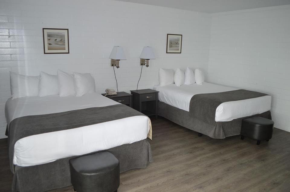 Driftwood Inn Sechelt Ngoại thất bức ảnh