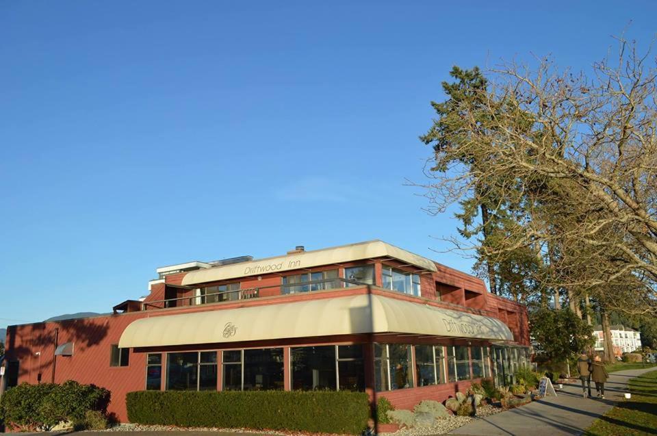 Driftwood Inn Sechelt Ngoại thất bức ảnh